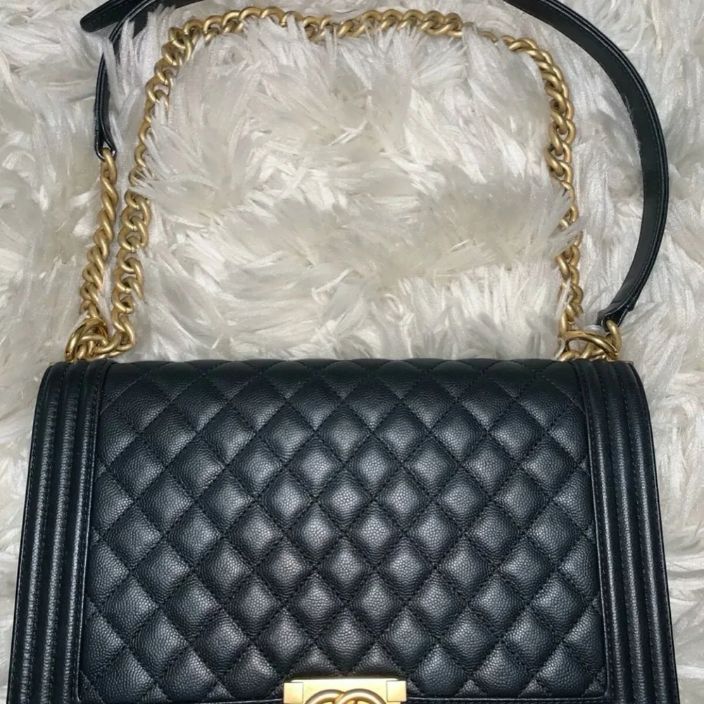 Chanel Boy Bag New Medium Quilted Caviar Black NWT